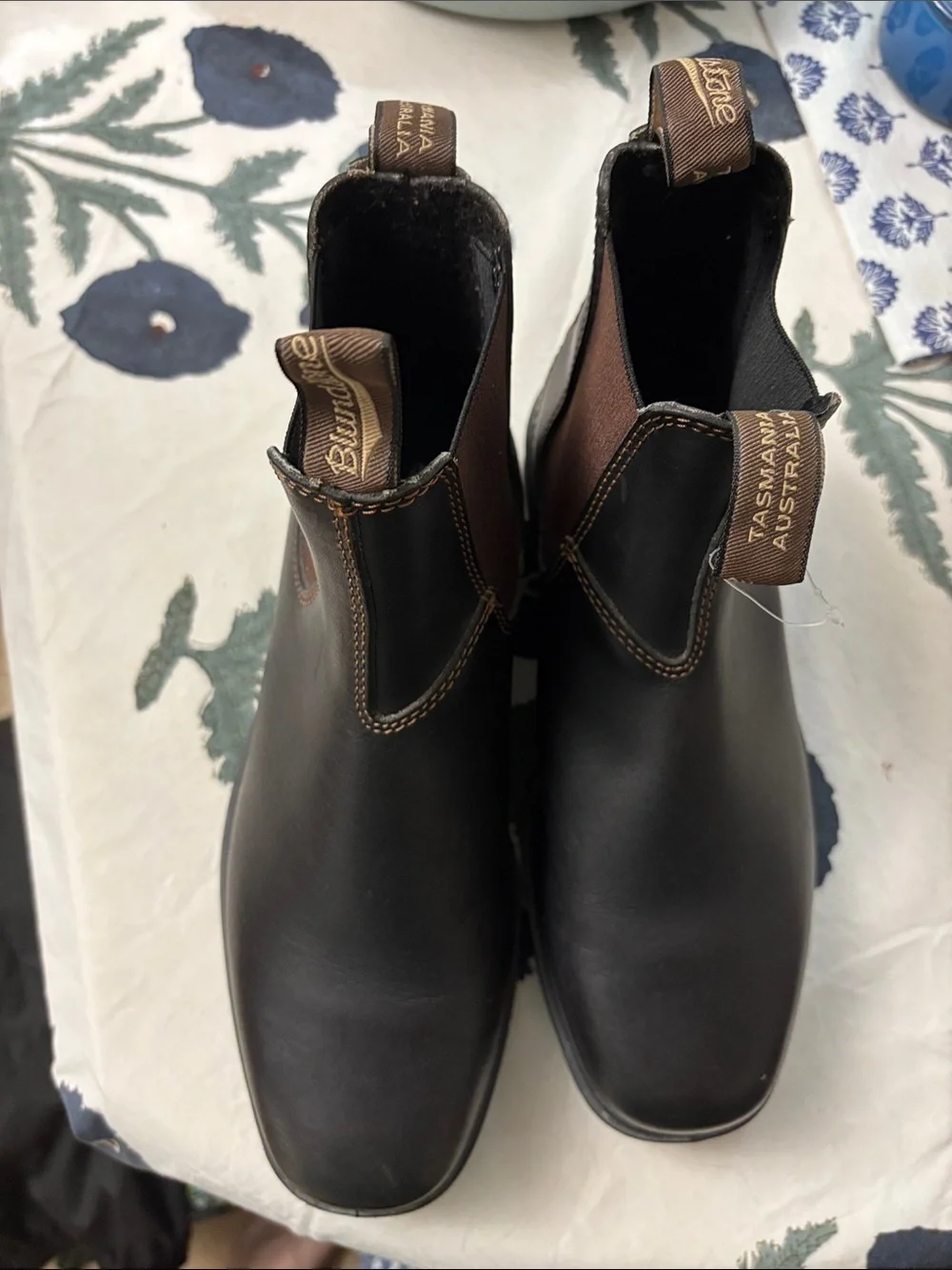 Blundstone women’s Chukka Boot in Dark Brown and Brown Elastic-size 7 uk